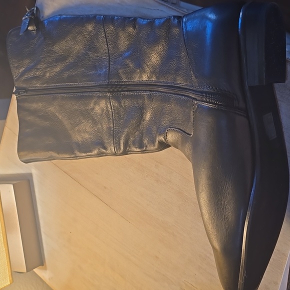 Aldo ~ Zip down black boots - Picture 4 of 5